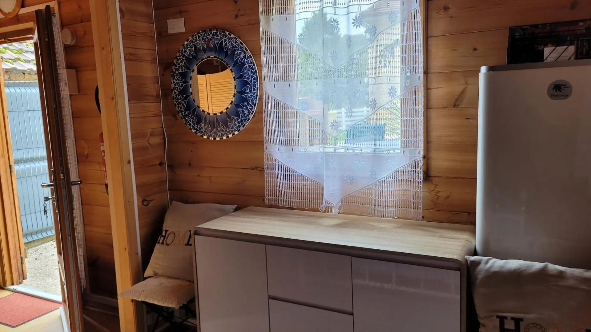 Au Petit Chalet Gigouzac 0*,  France